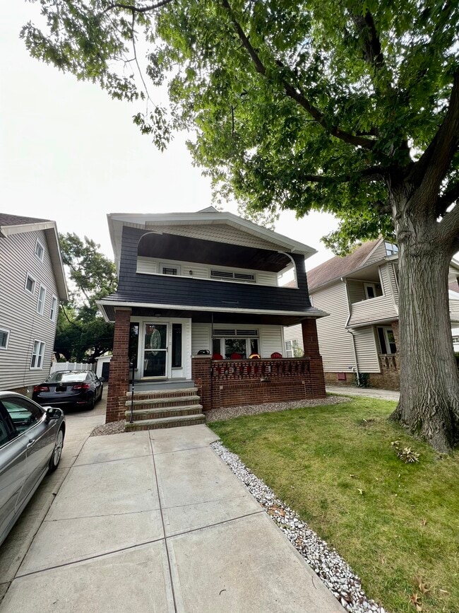 Building Photo - 2029 Elbur Ave Unit 1 Rental