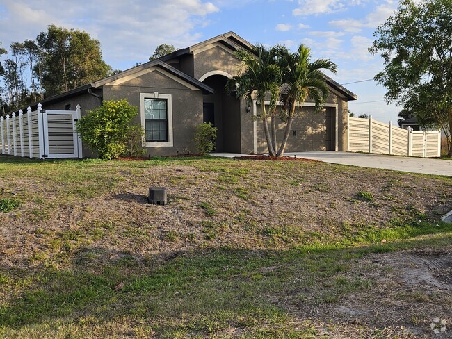 Building Photo - 807 Lystra Ave Rental