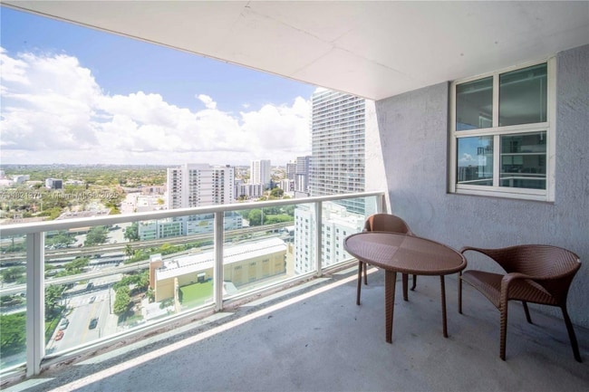 Building Photo - 1250 S Miami Ave Rental