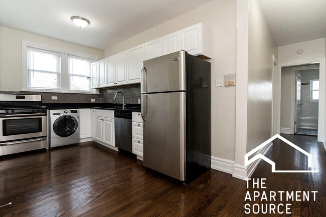 Photo - 3819 1/2 N Greenview Ave Unidad 1E