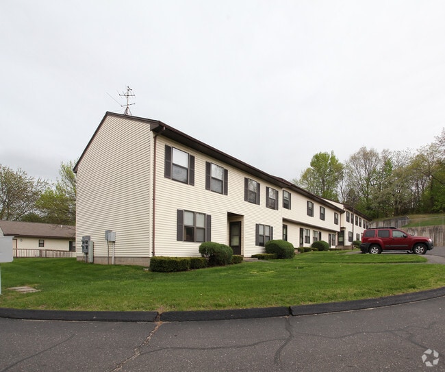 Cornfield Apartments For Rent in Ellington, CT