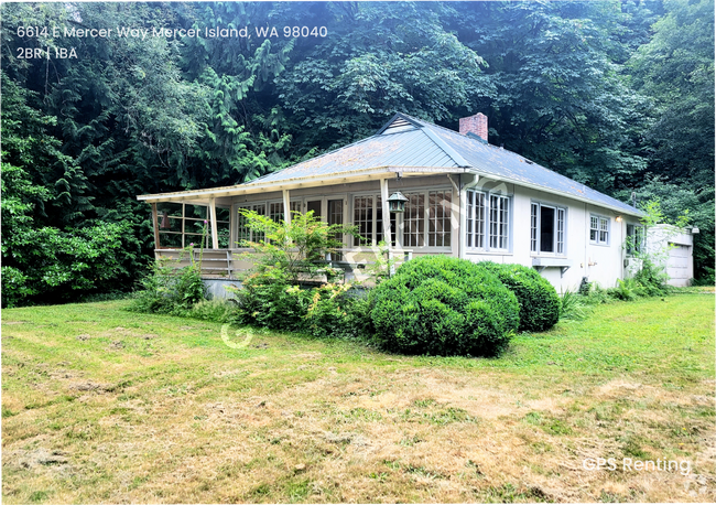 Building Photo - Rare Mercer Island Retreat – Available Now! Rental
