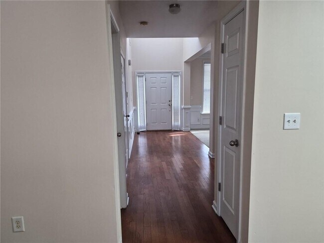 Photo - 5966 Haddon Pl SE