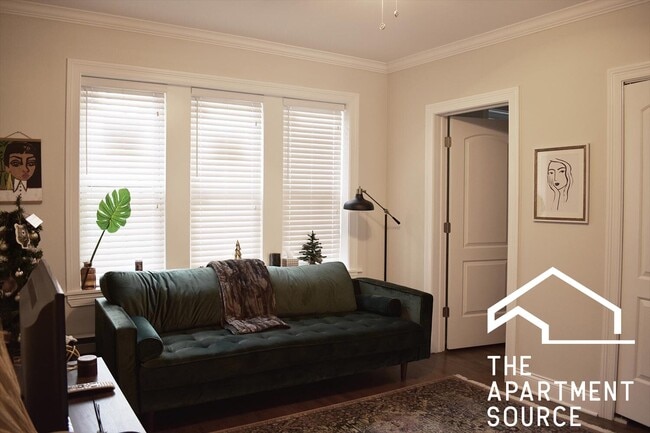 Photo - 3819 N Greenview Ave Unit 1N