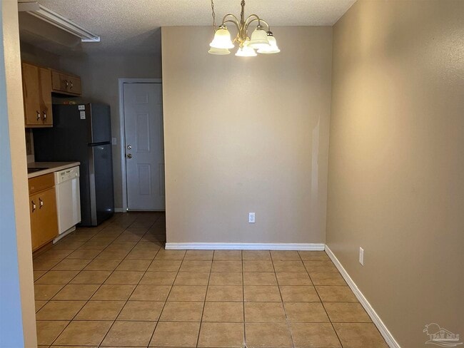 Photo - 3031 E Kingsfield Rd