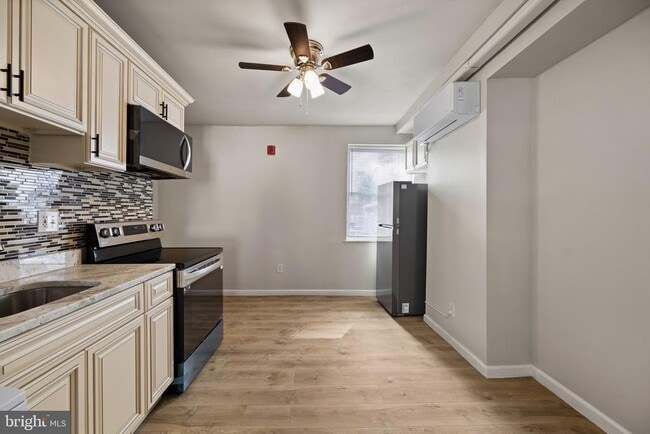 Photo - 42 S 19th St Apartment Unit 2F