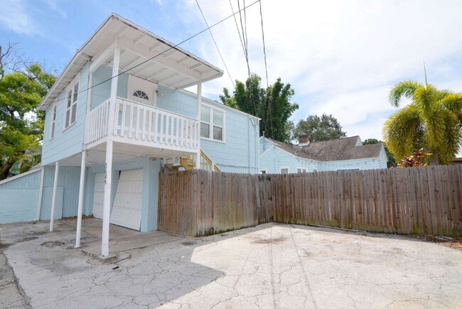 Building Photo - 2649 1/2 Dartmouth Ave N