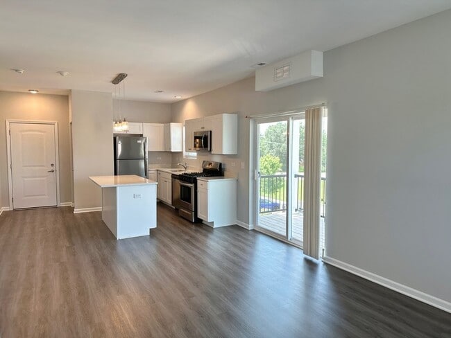 Photo - 855 E Main St Unit 3F