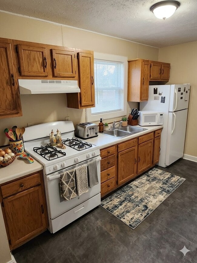 Photo - 2208 Christina St