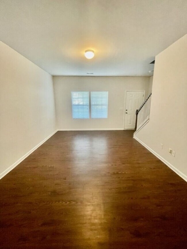 Photo - Luxurious 2 story 3 bedroom 2.5 bath Townh... Casa Adosada