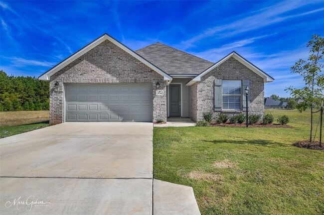 Building Photo - Charming 3-Bed Haven on Sedgewick Avenue w...