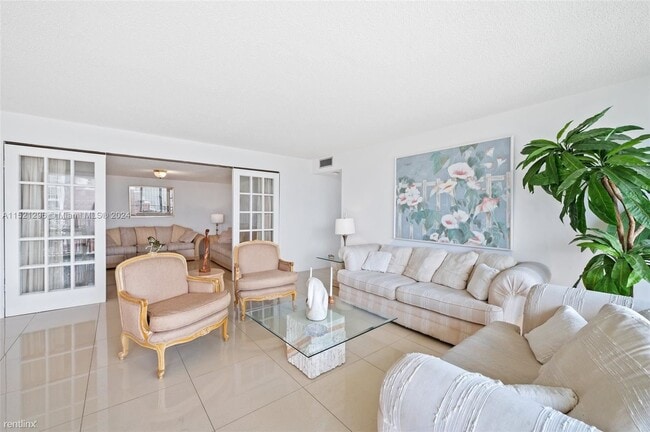 Photo - 3 br, 3 bath House - 1450 Brickell Bay Dr ...