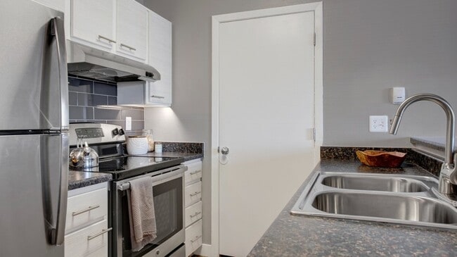 Photo - Grove at City Center