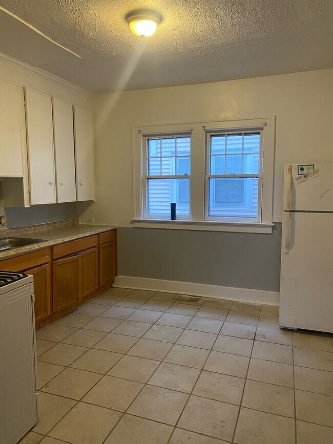 Photo - 16-18 Carthage Dr Unit #1 Down