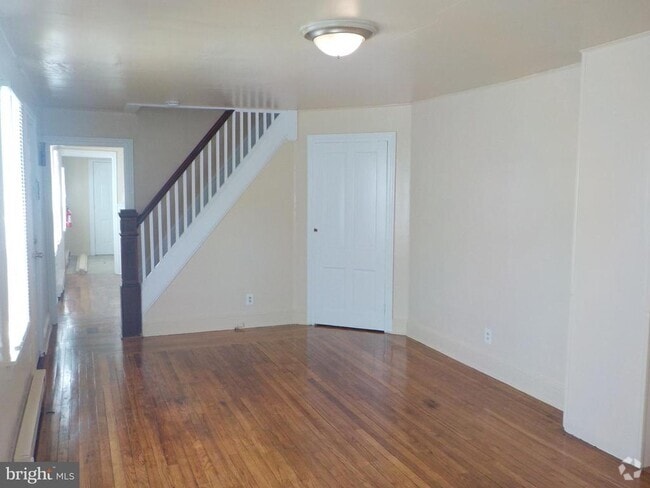 Building Photo - 95 Chestnut St Rental