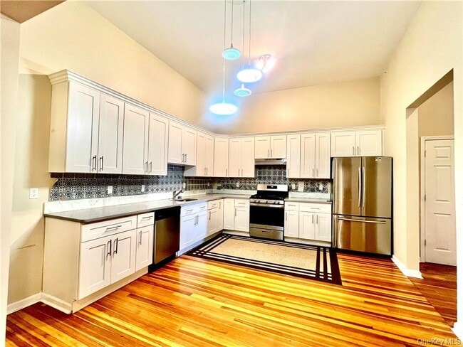 Building Photo - 4 E Main St Unit 3A