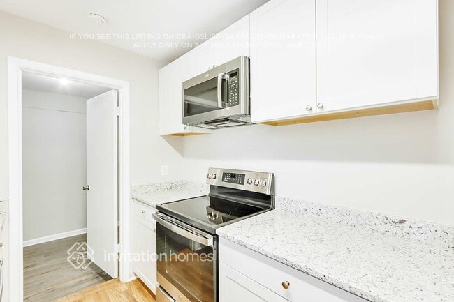 Photo - 465 Center Cir SW