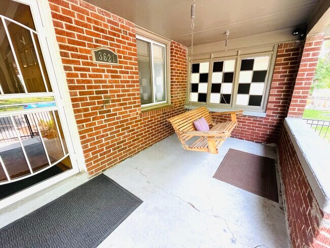 Front Porch - 3621 Vine St