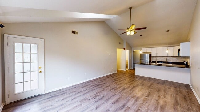 Beautiful 2-Bedroom Condo in Westville! - Beautiful 2-Bedroom Condo in Westville! Unit P