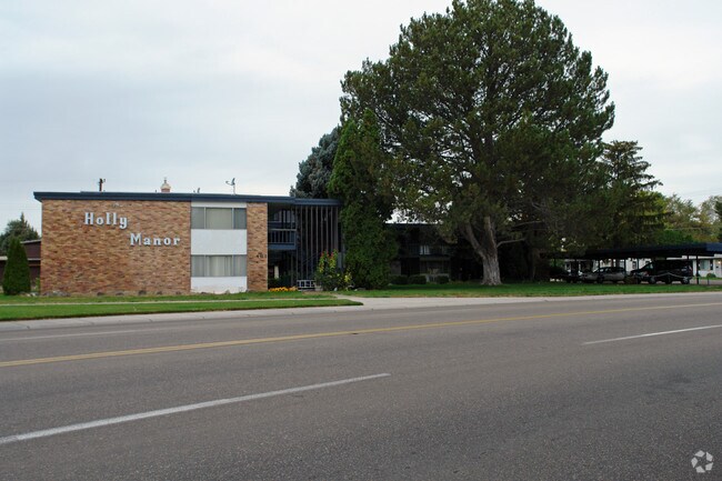 Photo - Holly St. - 401