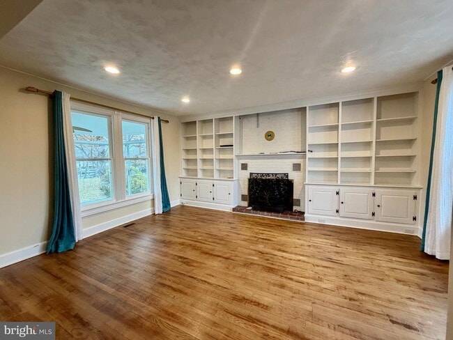 Photo - 48600 Deep Cove Ln