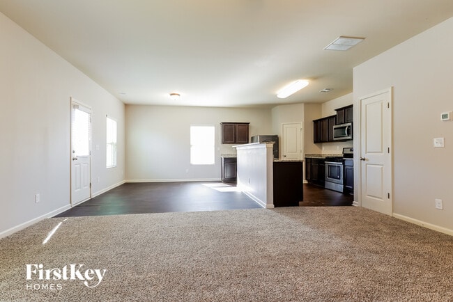 Photo - 215 Holly Way