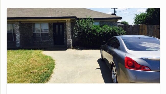 Building Photo - 4818 Lake Road Unit A