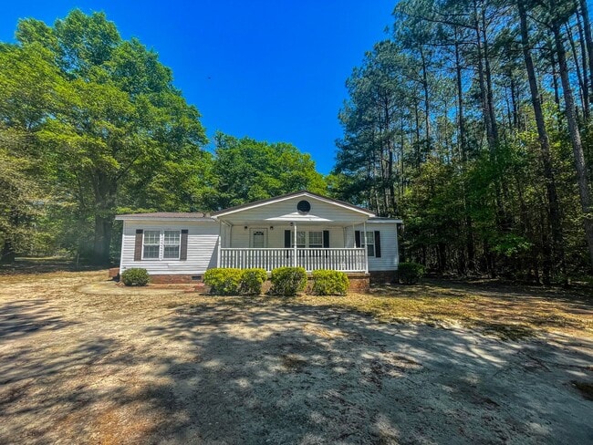 Building Photo - 3 Bedroom 2 Bathroom Home- No Pets