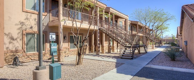 Fernwood Court Apartments
