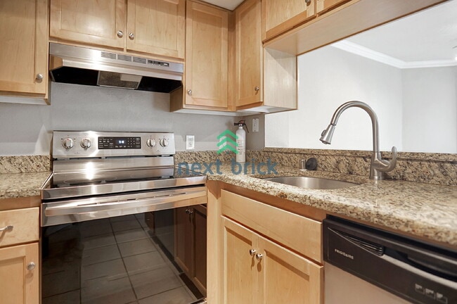 Photo - Discover Your New Home at Juanita Beach Esplanade! Unidad J302