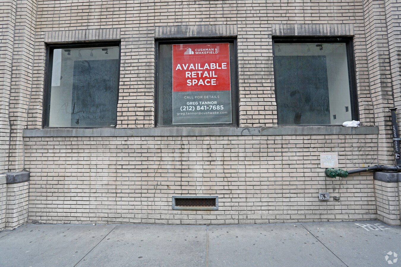 Photo - 139-143 W 19th St