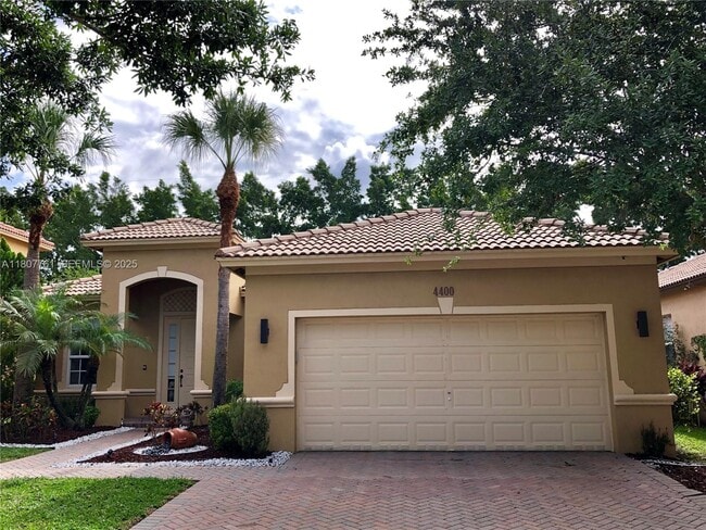 Building Photo - 4400 Seneca Ave