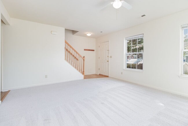 Photo - 3 Bedroom Townhome in Lee's Hill!