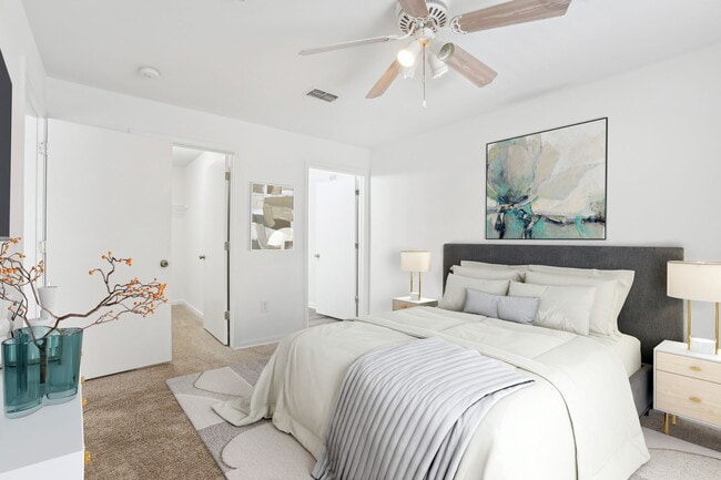 Photo - Newnan Crossing