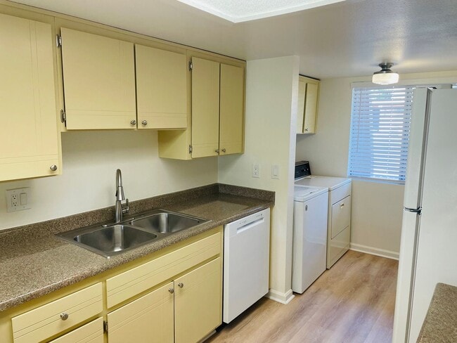 Photo - VILLAGE OF OAK CREEK Unit 82
