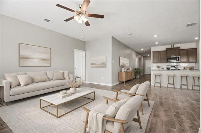 Building Photo - 611 Saddle Club Way