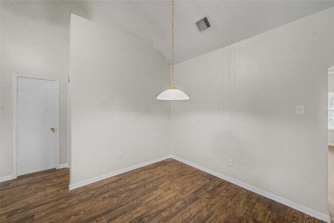 Photo - 1111 Auburn View Ln