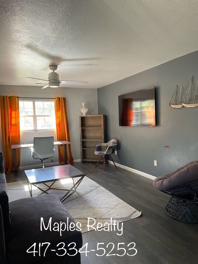 Photo - 4 bedroom, 2 bath furnished HOUSE in the H...