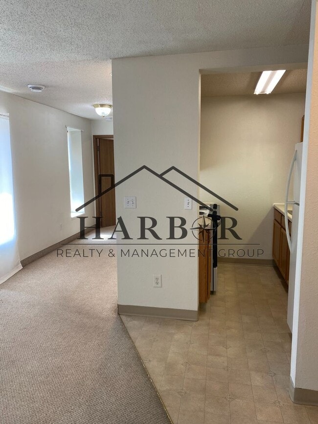 Photo - 146 S Broadway Ave Unit 102