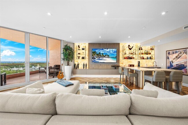 60 Edgewater Dr Unit 11F
