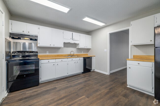 2BR, 1BA - 888SF - Kitchen