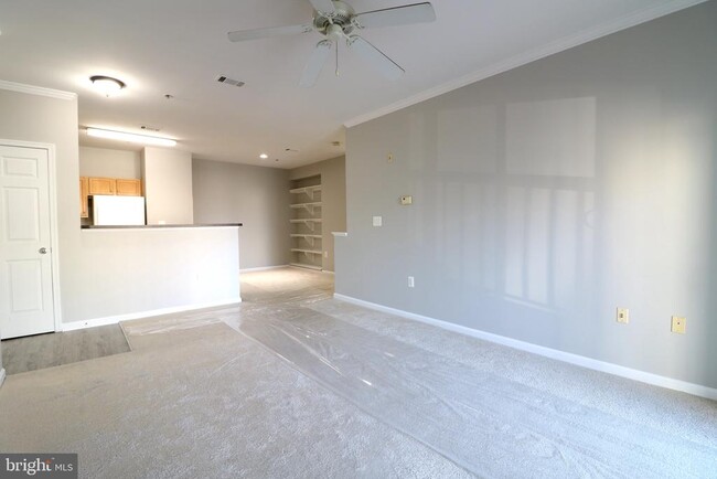 Building Photo - 5117 Travis Edward Way Unit 5117E