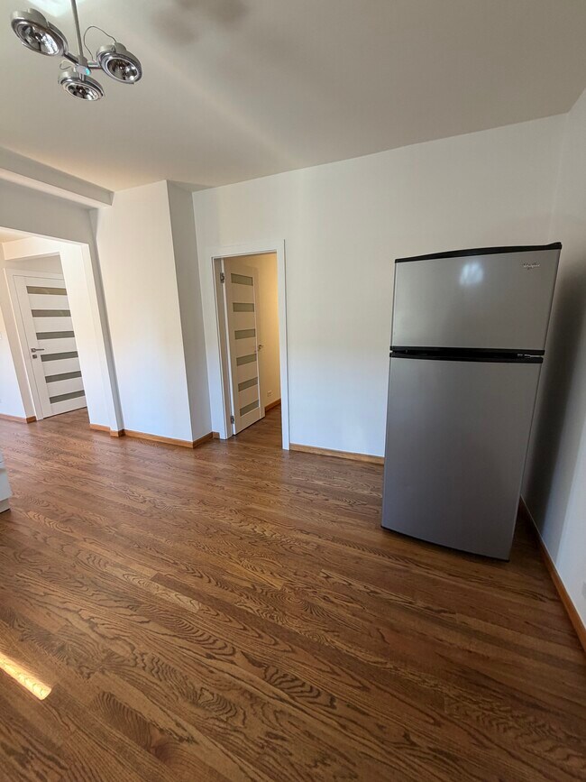 Photo - 5615 W Irving Park Rd Unit 2R