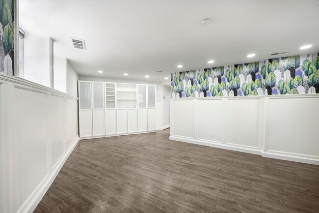 Photo - Dual-Entry Designer 2BR | In-Unit W/D | Pet Friendly & Parkside! Available now! Unit B4