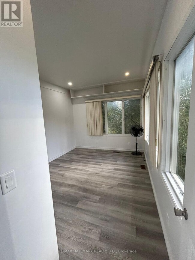 Photo - 2005 Hwy 7 Unité 3