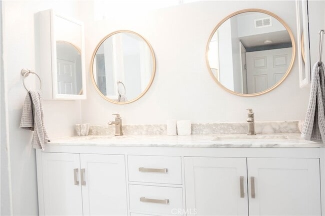 Photo - 4705 Kester Ave Unit 106