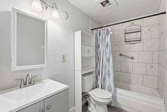 Photo - 2024 E Pacific Ave