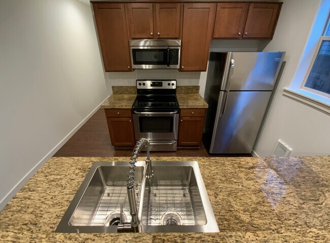 Photo - 348 N Ivy St Unidad C