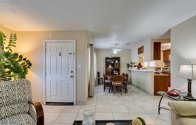 Photo - 6932 Kilgore Dr Unidad A