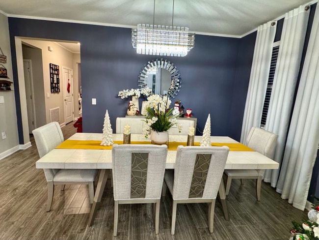 Photo - 1775 Good Neighbor Lp